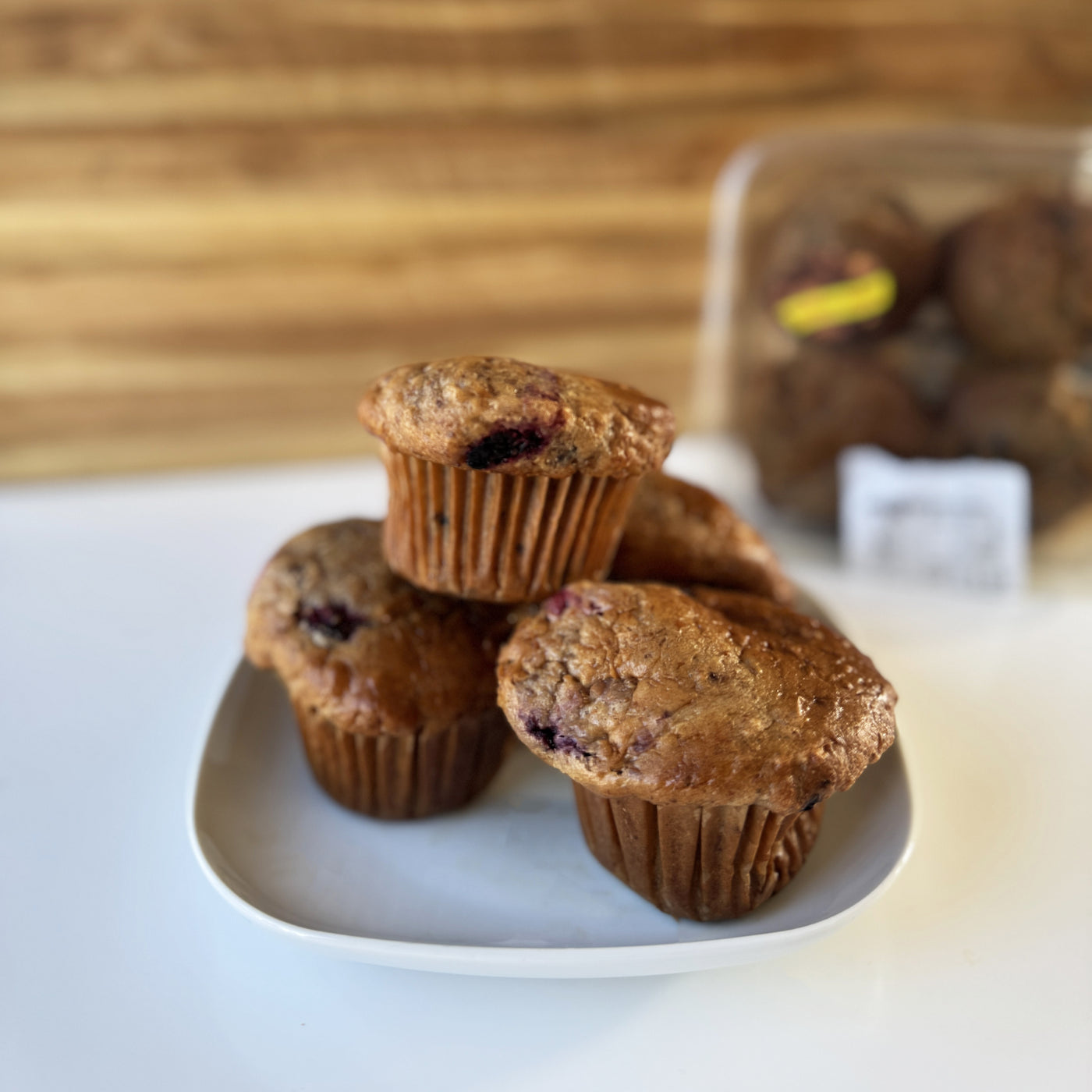 Muffins préparés disponible dans le prêt-à-manger chez Metro. Muffins aux fruits signés Isabelle Huot Docteure en nutrition : 7 g de protéines, 4 g de fibres.